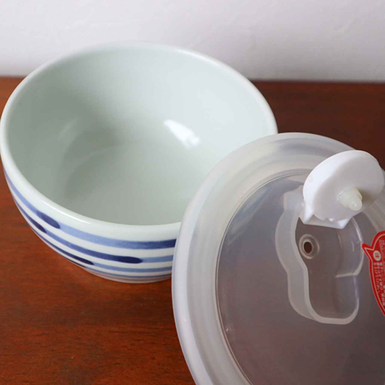 【アウトレット】有田焼　ゆりパック（中）蓋付　和染ライン