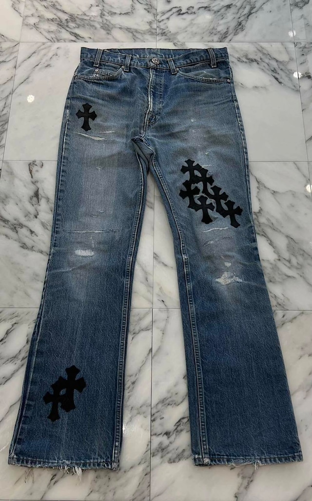CHROME HEARTS クロムハーツ × リーバイス ヴィンテージ クロスレザーパッチ デニムパンツストレートデニム クロスボール CHプラス ホースシューボタン装飾 ジップフライ インディゴ×ブラック サイズ33