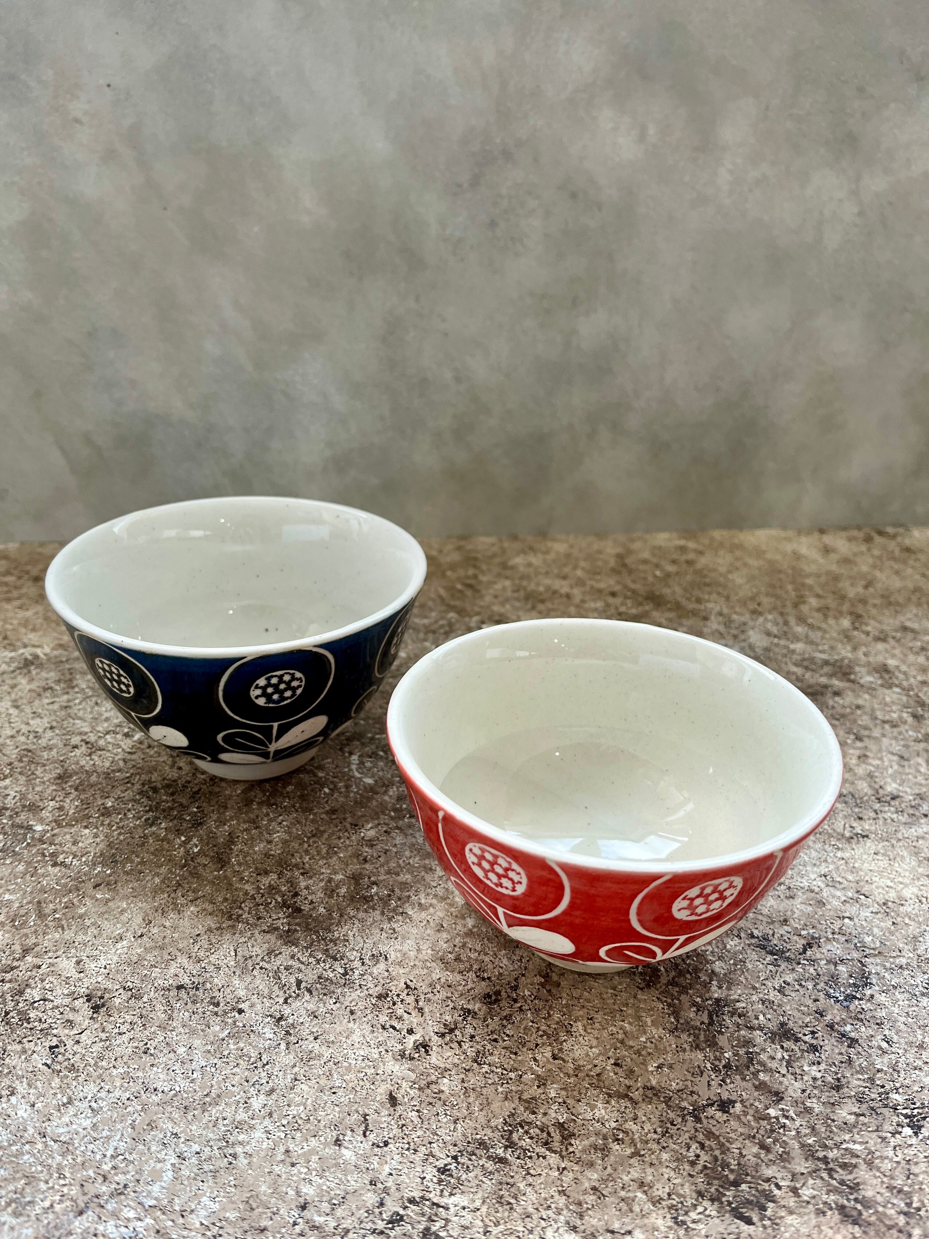 波佐見焼】花の森軽量夫婦茶碗赤・青 | 和光カタヤマ