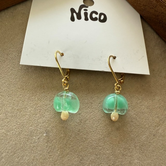NC26107【ｻｰｼﾞｶﾙｽﾃﾝﾚｽ：ｺﾞｰﾙﾄﾞ】nicoピアス