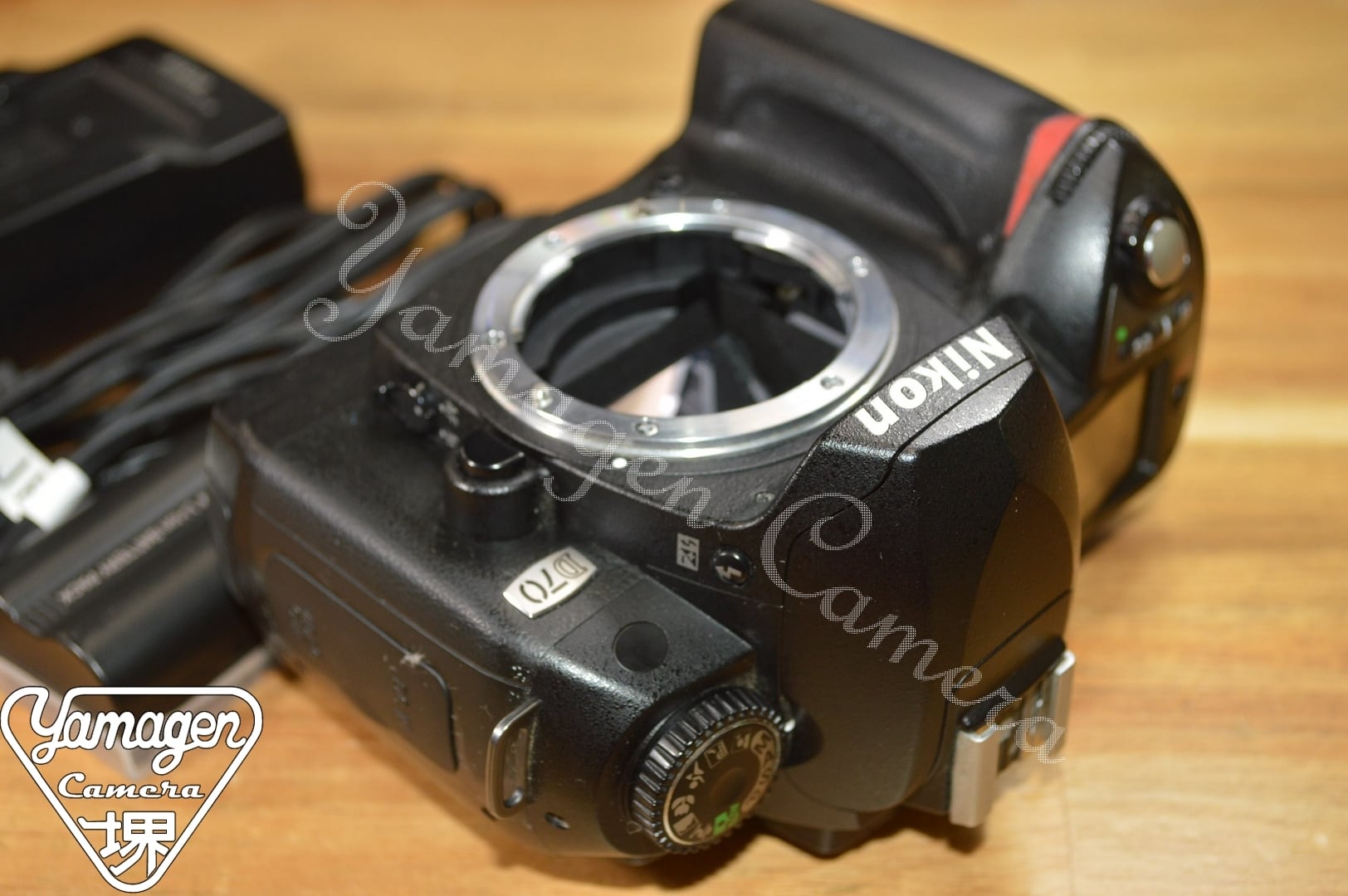 NikonD70ボディ、充電器、バッテリー ニコン/Nikon D70 Body 【充電器、バッテリー付】[Y2609022] | カメラ