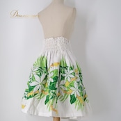 フラダンス 衣装 パウスカート ホワイト系 エムエムジェイ 日本製 ティアレ柄 ハワイアンプリント アロハ フラ ダンス レッスン 練習 花柄 植物柄 さわやか 華やか 鮮やか かわいい おしゃれ 上品 シングル スカート グリーン系 イエロー系 オレンジ系 白 緑 黄緑 黄 橙 リゾート 女性用 かわいらしい