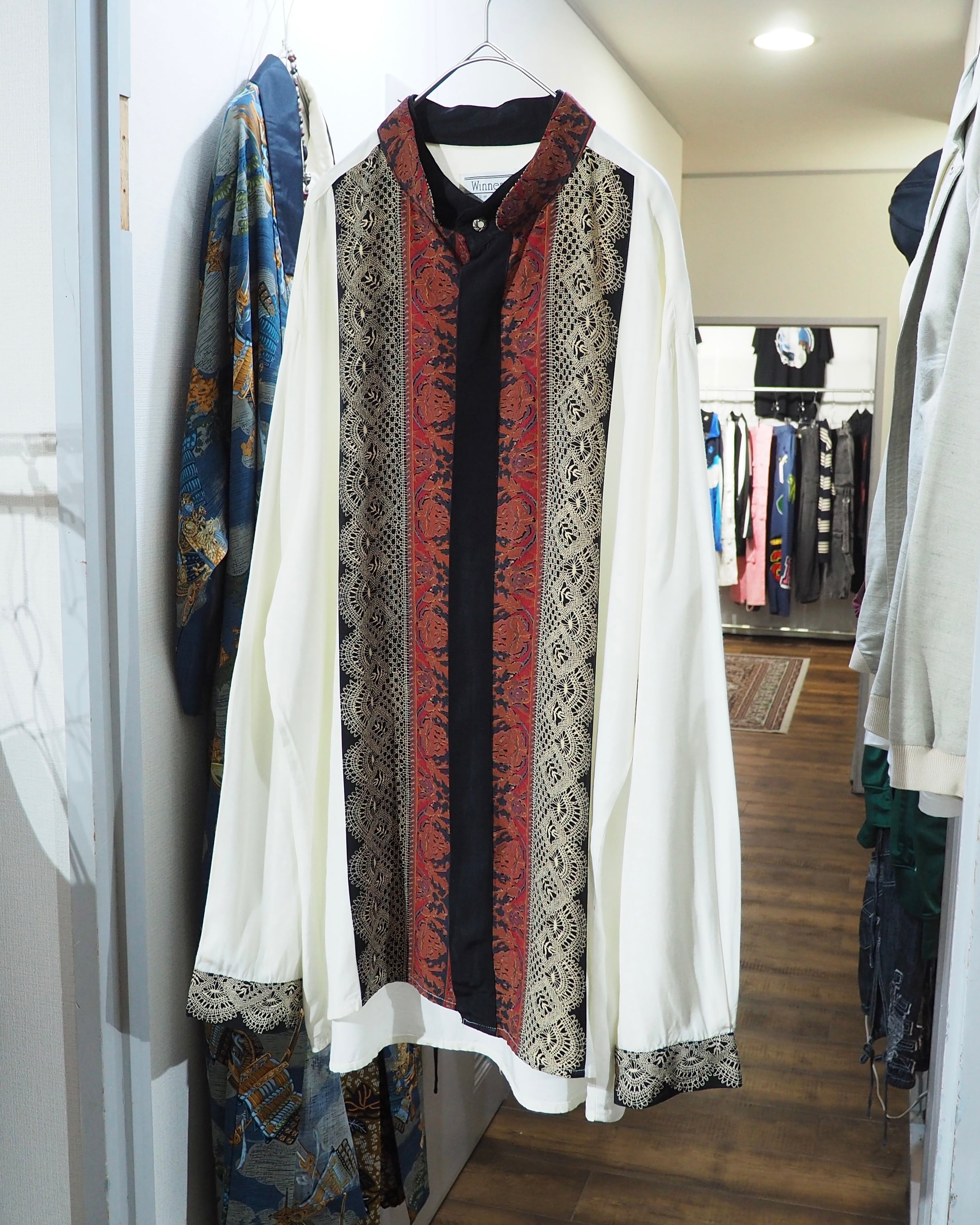 1980 - 90s Beautiful Arabesque × Crochet Lace pattern Switching vintage loose No collar shirt