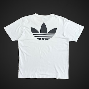 【adidas】ワンポイント 刺繍ロゴ バックプリント Tシャツ トレフォイルロゴ 白t 半袖 アディダス トルコ製 US古着