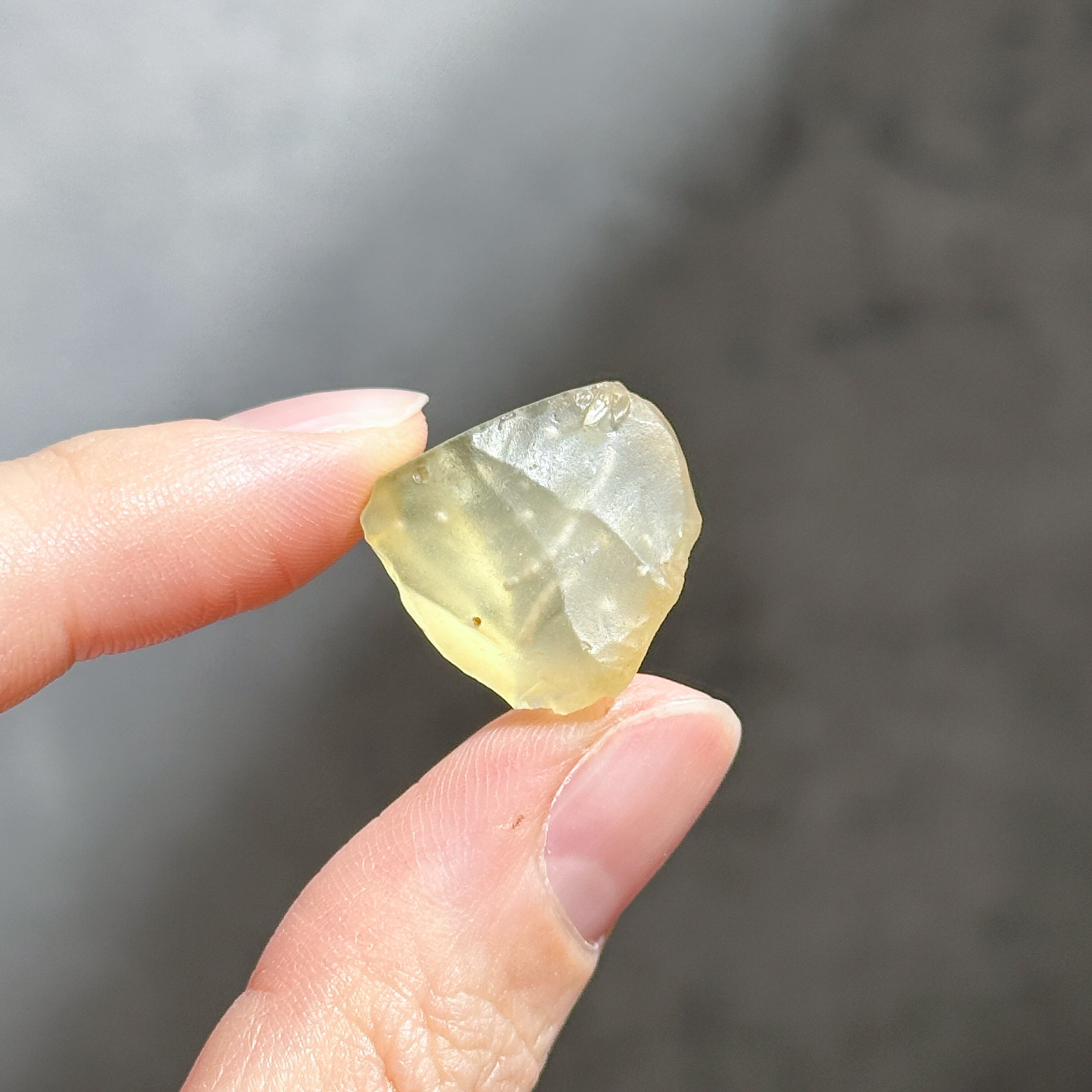 リビアンデザートグラス 原石02◇ Libyan Desert Glass ◇天然石・鉱物
