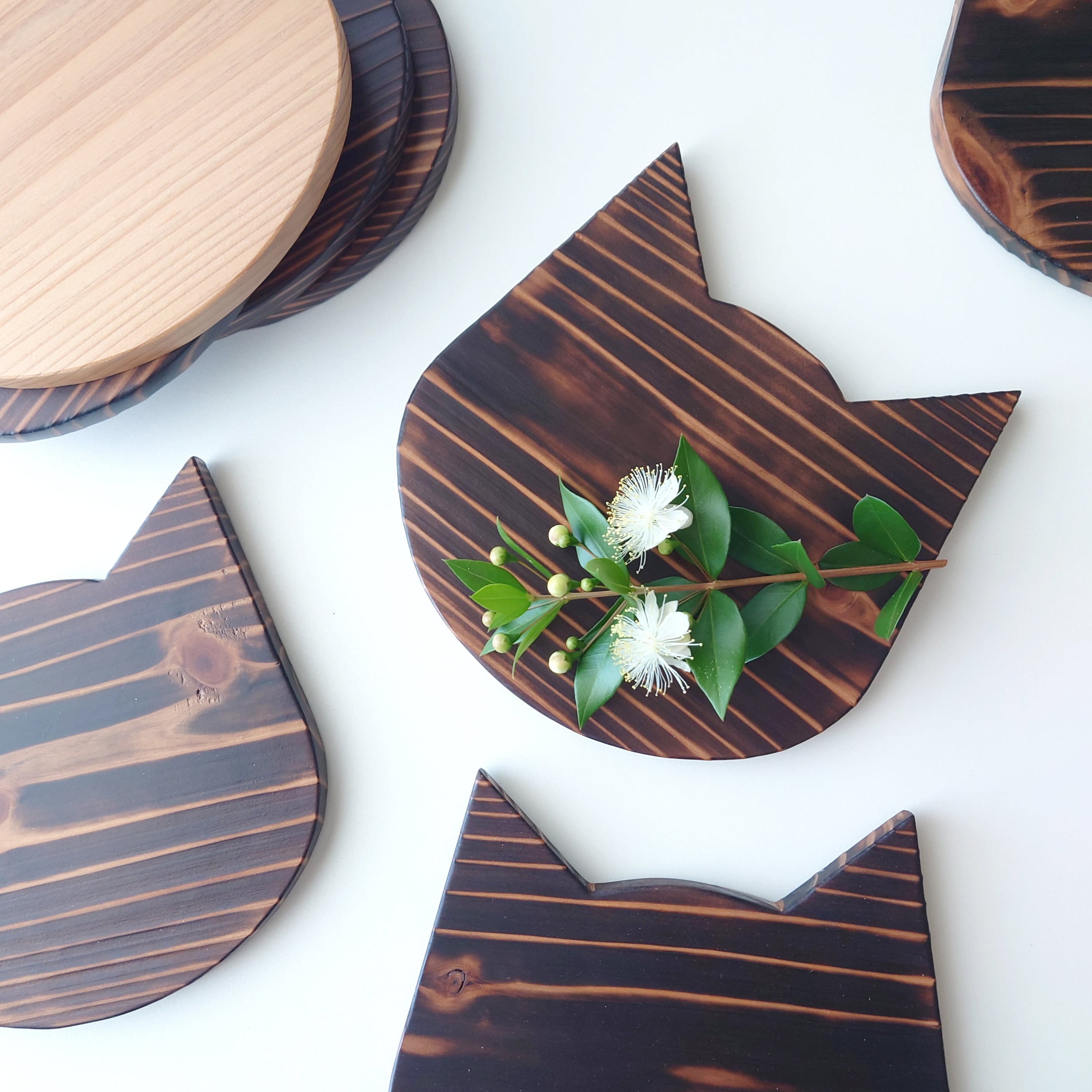 猫の鍋敷き 【宮崎県産杉】