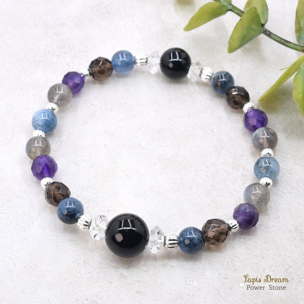 悪い氣を払って、平穏な生活を送るお守り | オニキス、アメジストのパワートーン ブレスレット