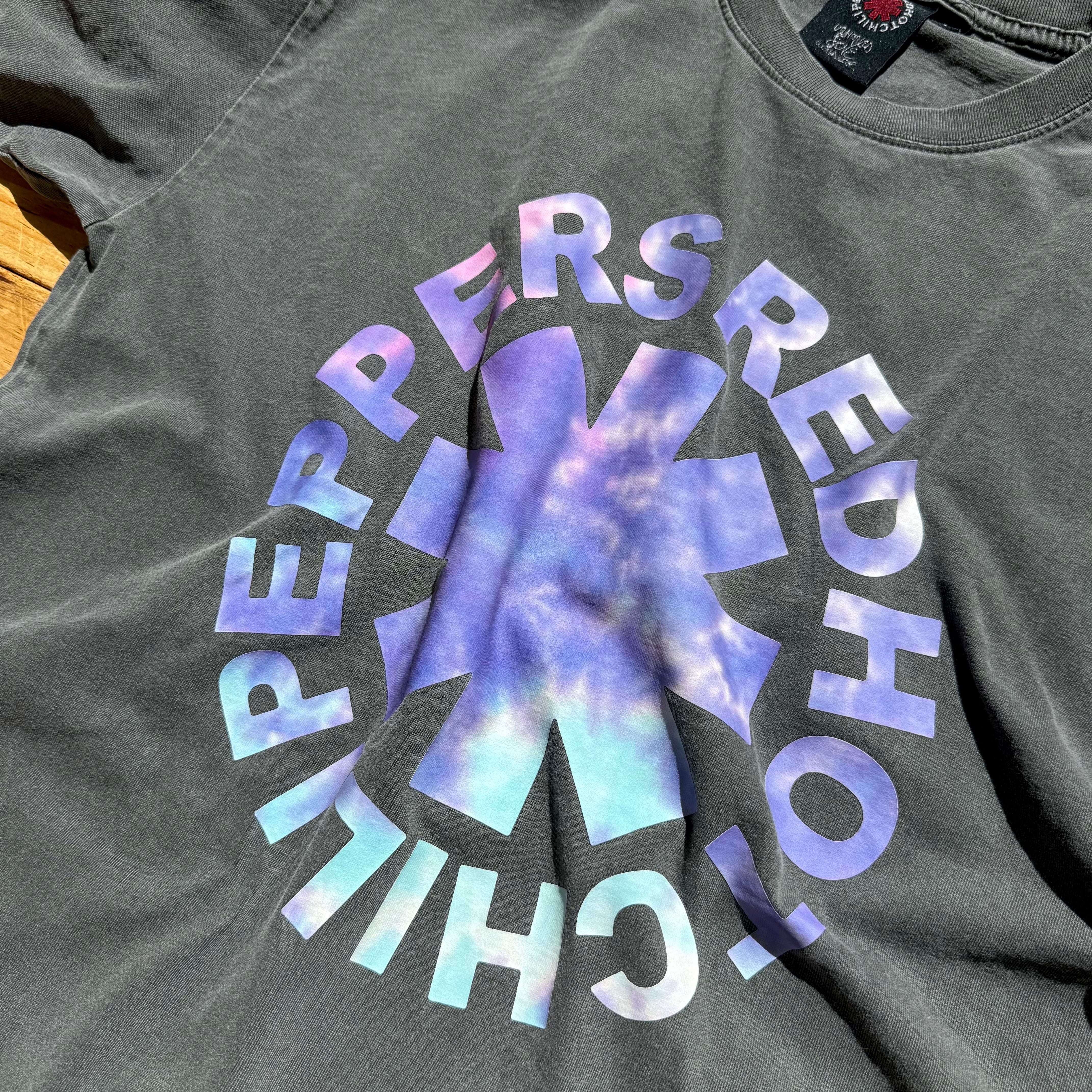 USED “RED HOT CHILI PEPPERS” 2022-2023 WORLD TOUR T-Shirt L
