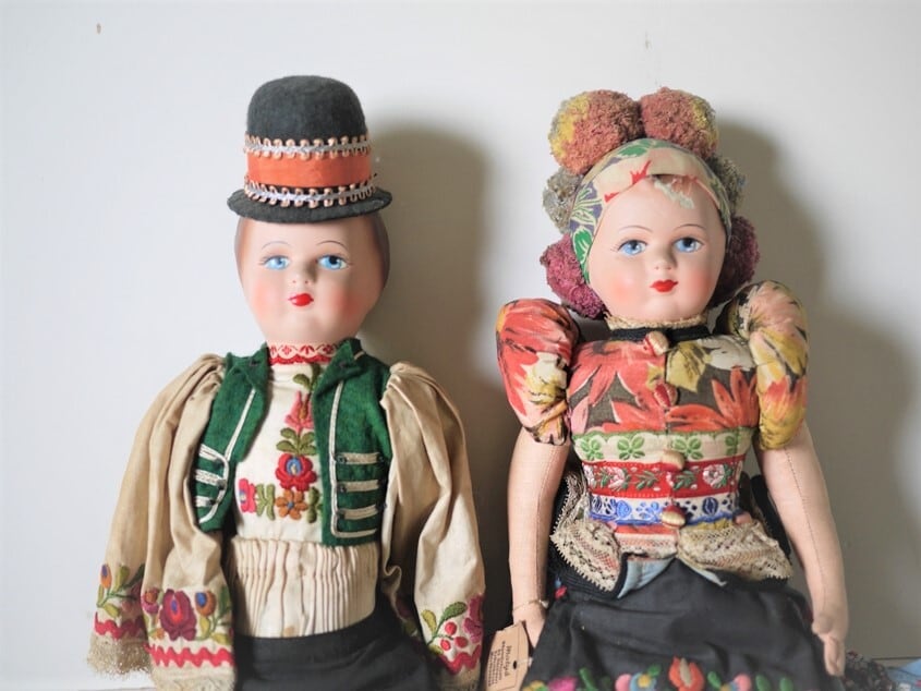 ハンガリー 民族衣装人形2体 東欧 マチョー刺繍 アンティークドール