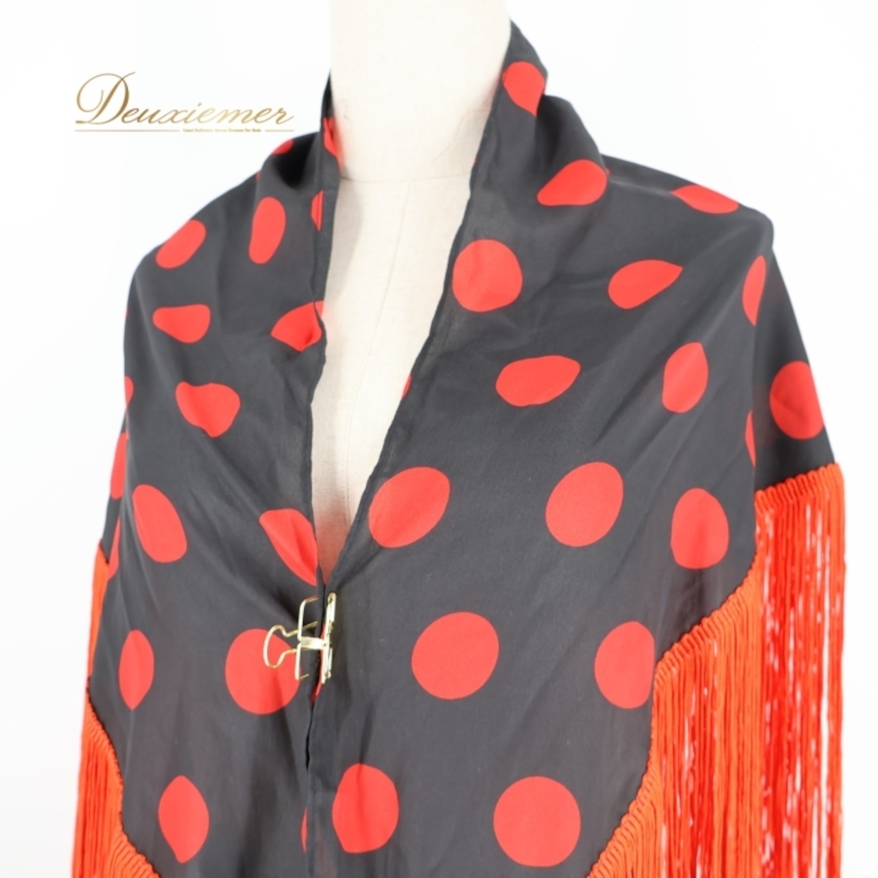 フラメンコ 衣装 ファルダ スカート ブラック系 シージョ ピキージョ 水玉 ドットフレコ フリンジ トライアングル 三角形 小物 おしゃれ 鮮やか ステージ コスチューム ダンス 発表会 かわいい レッド系