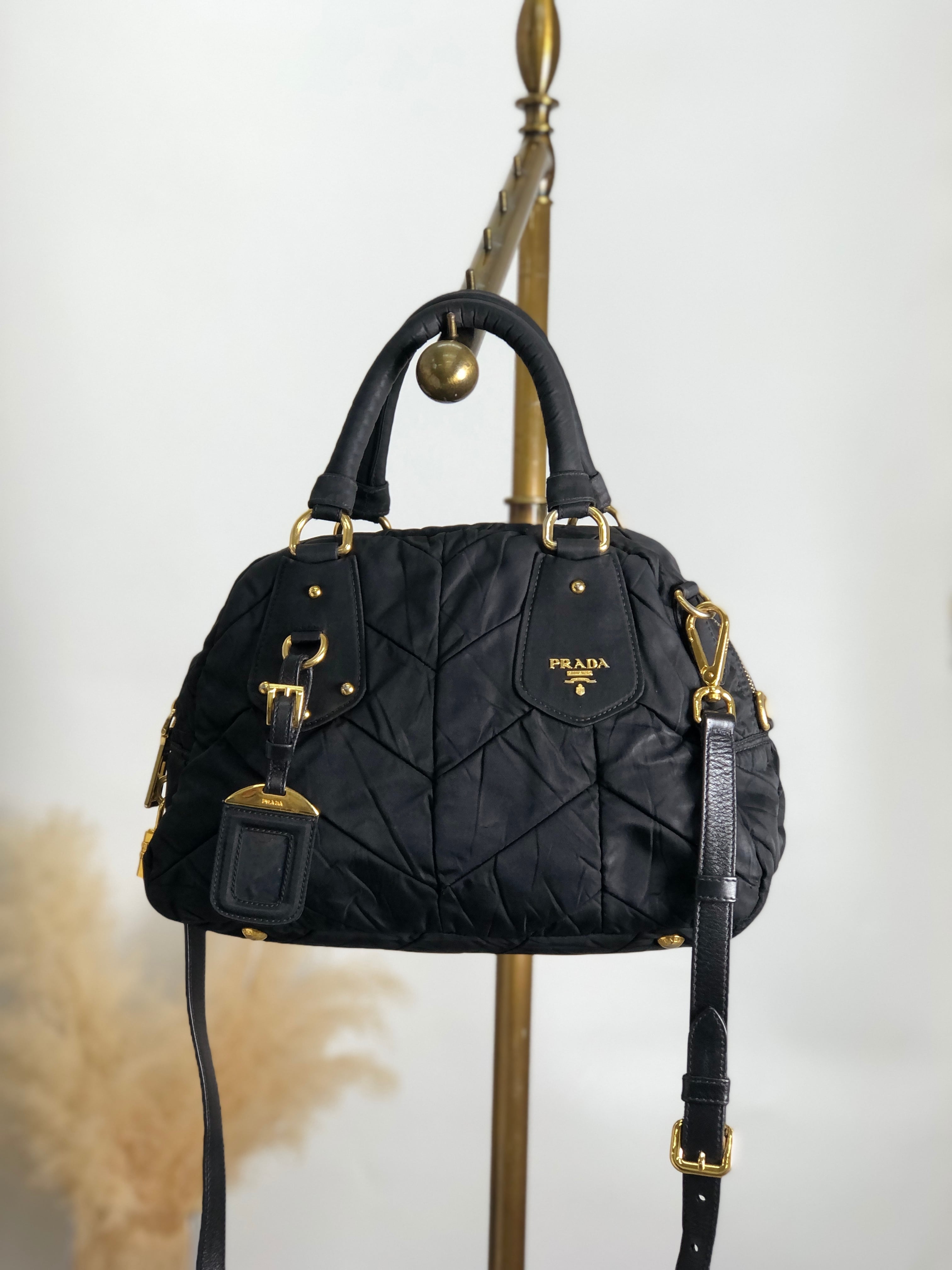 PRADA プラダ ショルダーバッグ ブラック ロゴ キルティング ナイロン