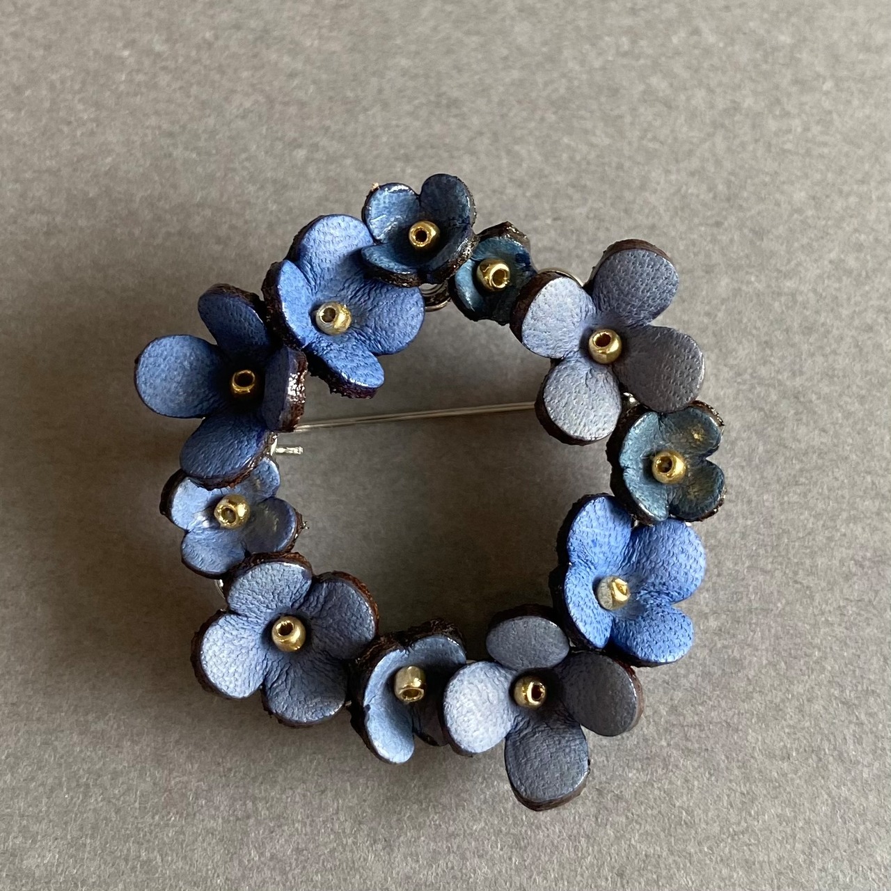 【アウトレット3D立体レザーフラワー】クローバーSS  (ピン無しタイプ)ペールラベンダー9個入 - 4