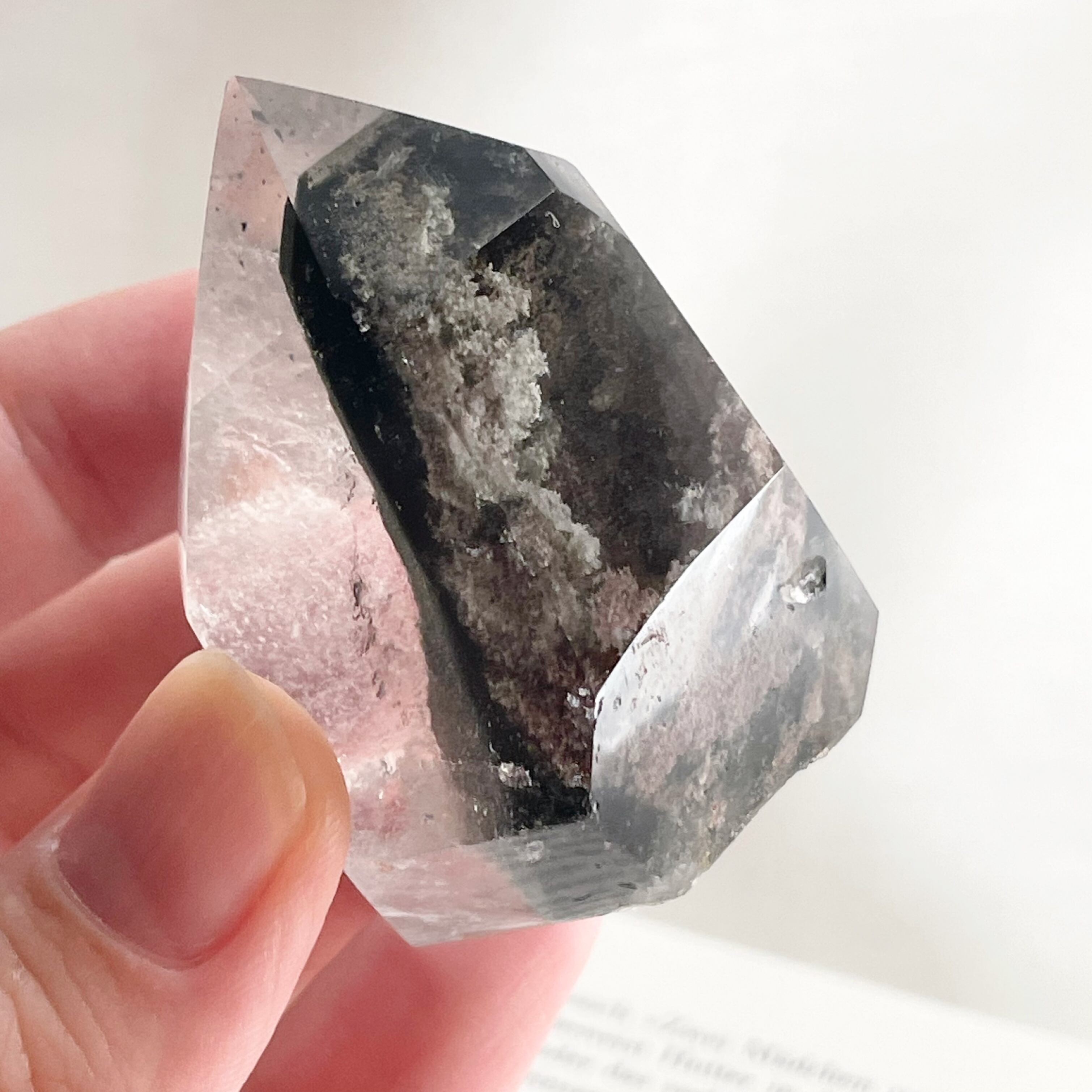 ガーデンクォーツ フリーフォーム B | Violet Beaming Stone 〜天然石