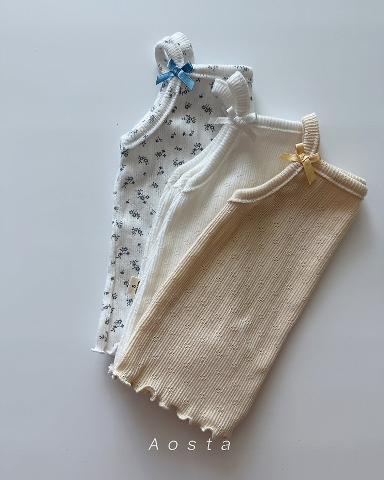 [Aosta] Camellia Sleeveless / [아오스타] 까멜리아나시