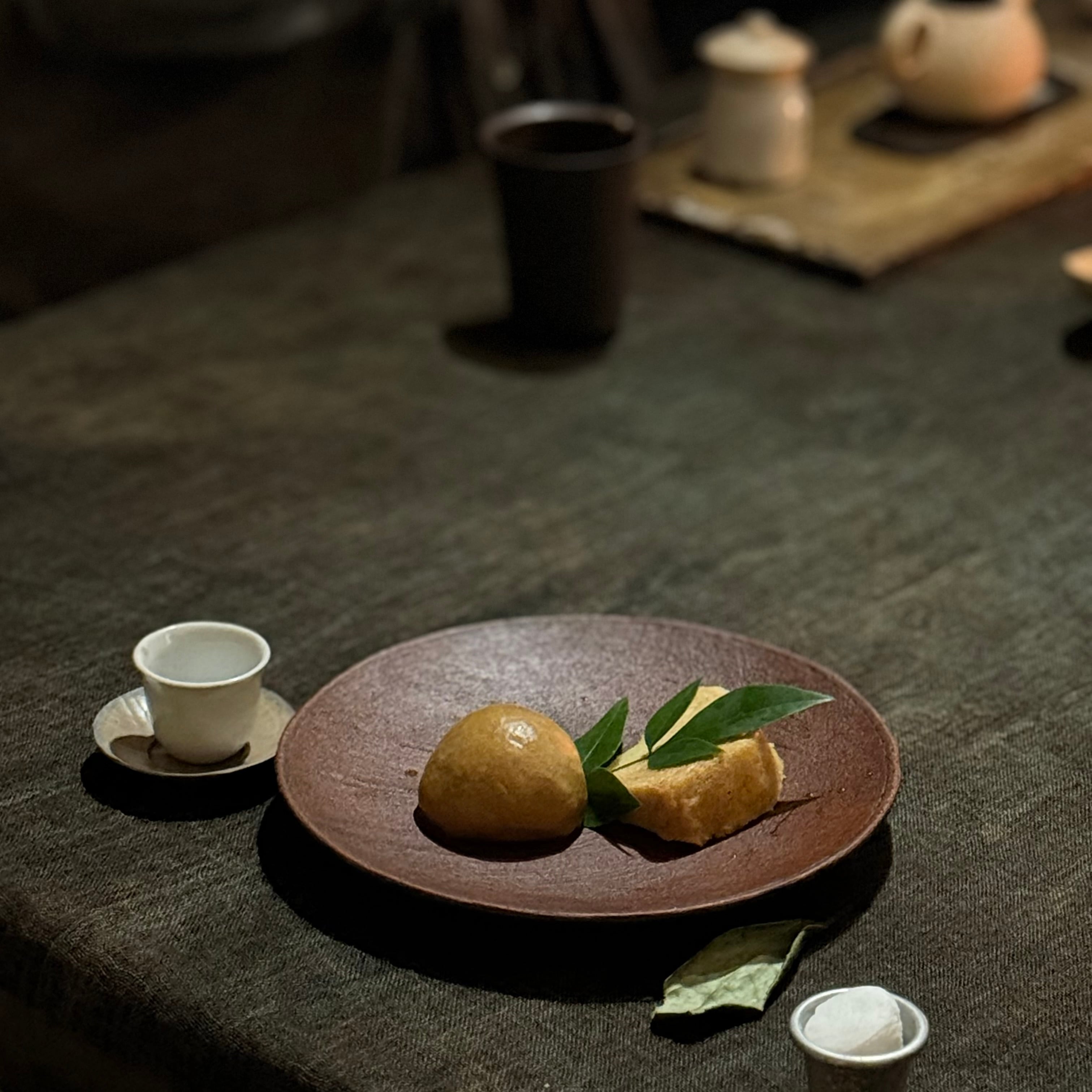 西川 聡 ★ 赤い皿　金彩 丸皿 一枚 ① 西川 聡 ☆ 赤い皿 金彩 丸皿 一枚 ① 西川聡 - Jikonka ONLINE SHOP