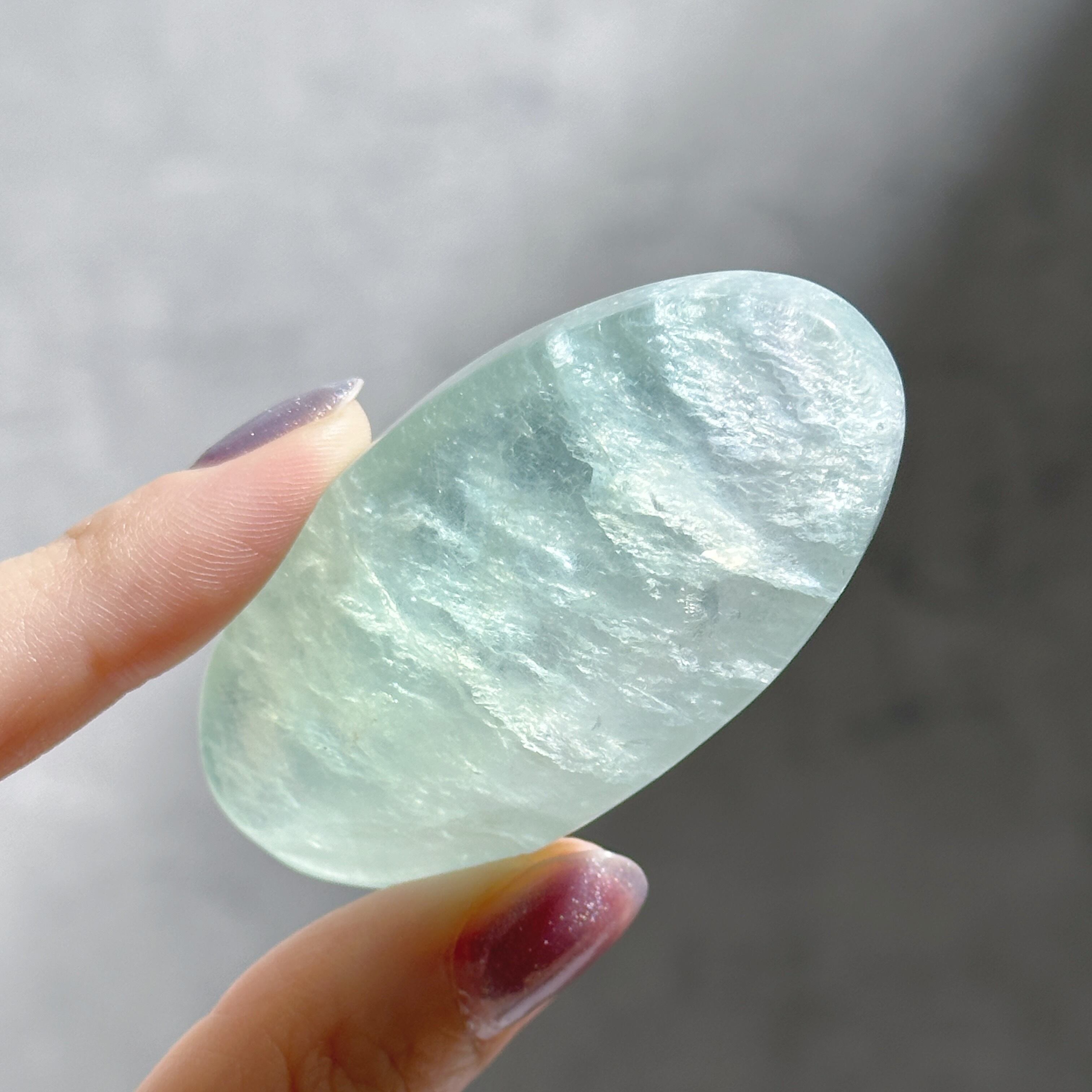 レインボーフローライト パームストーン24◇ Rainbow Fluorite