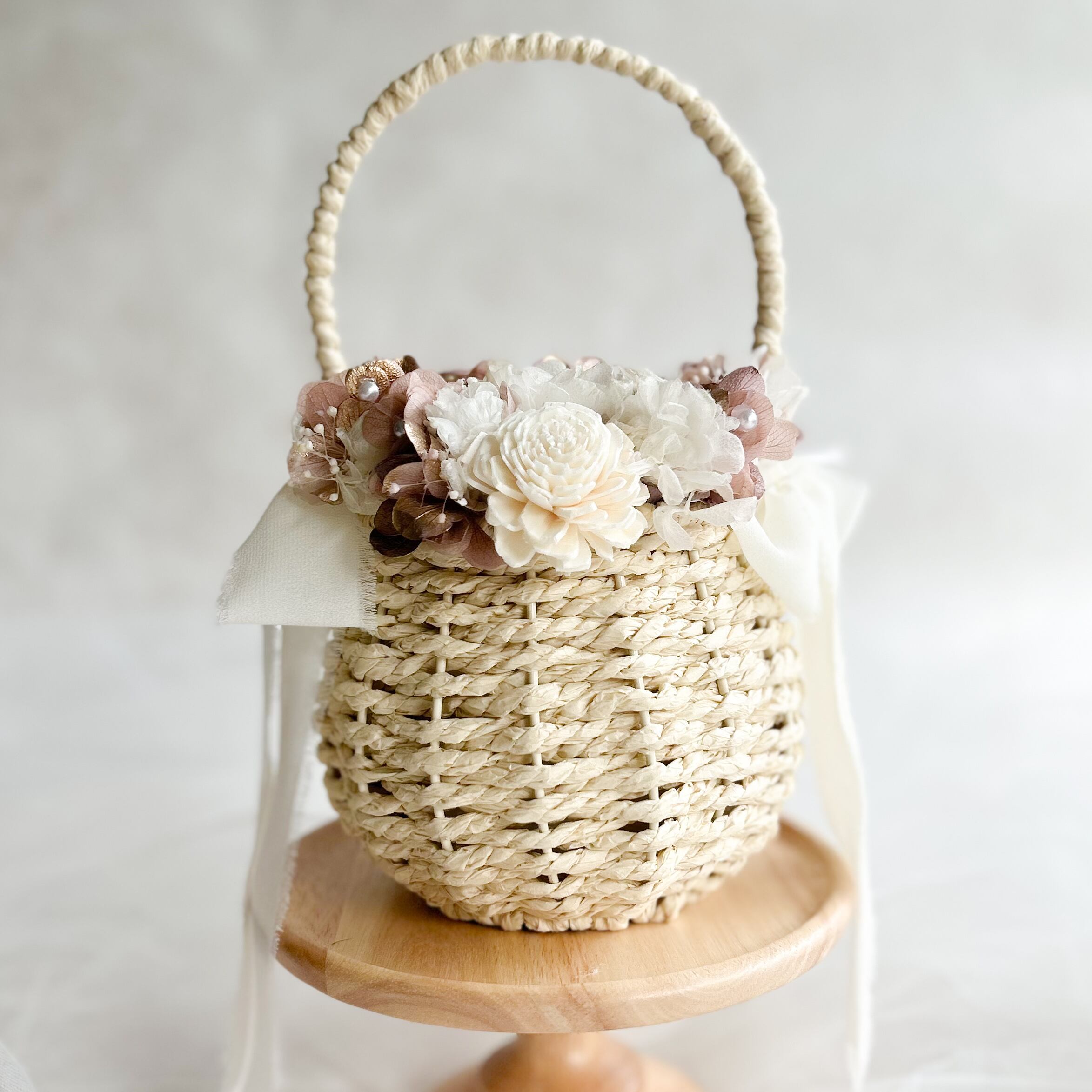 Ivory basket rose gold ringpillow