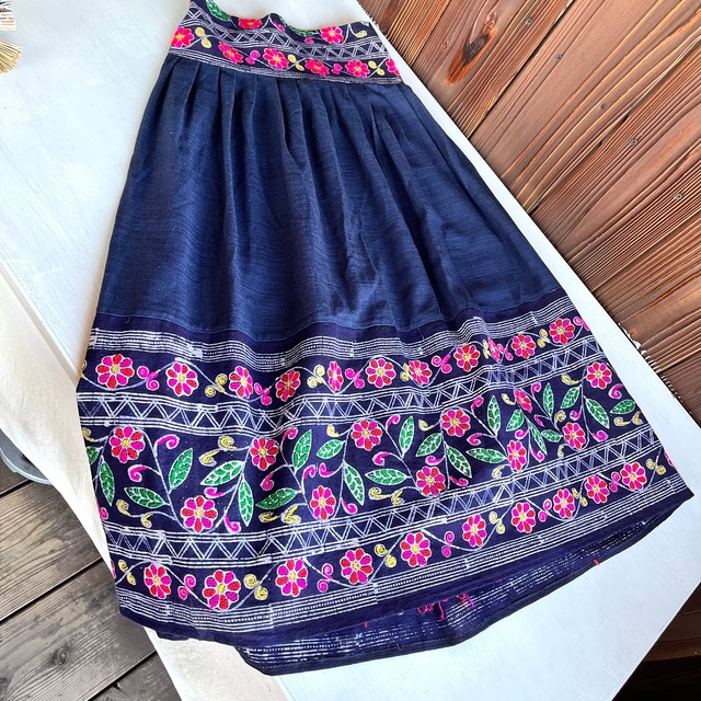 モン族ヘンプ刺繍スカート
