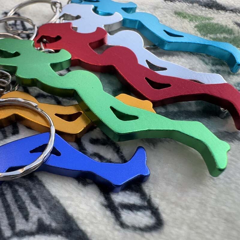 女性シルエット ボトルオープナーキーホルダー セクシーな女性のボディラインの栓抜き、キーホルダー、アルミ ボトル