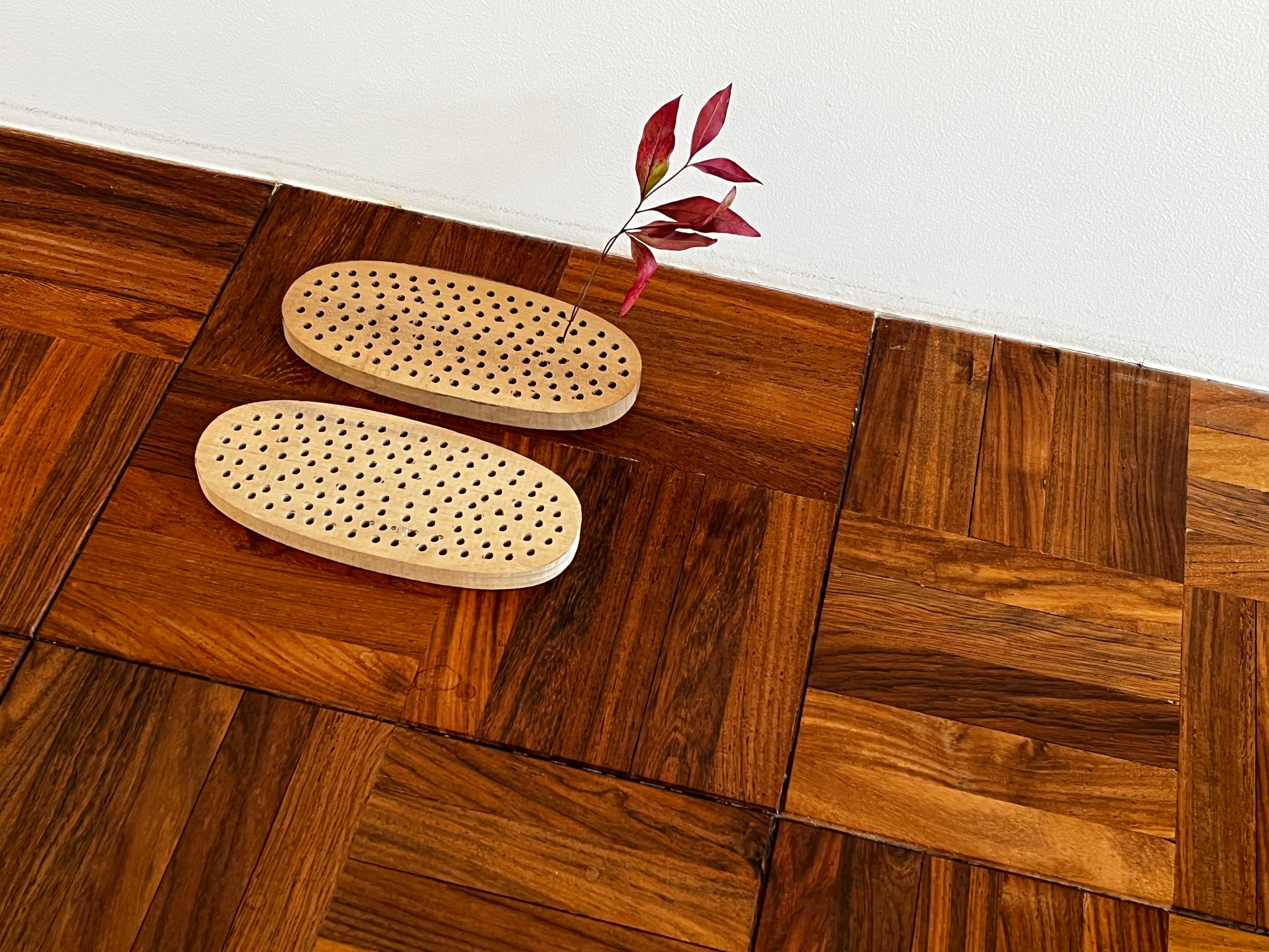 （未使用品）樹種不明　置物　木　小物 木材 穴だらけの木材 | 道具屋888