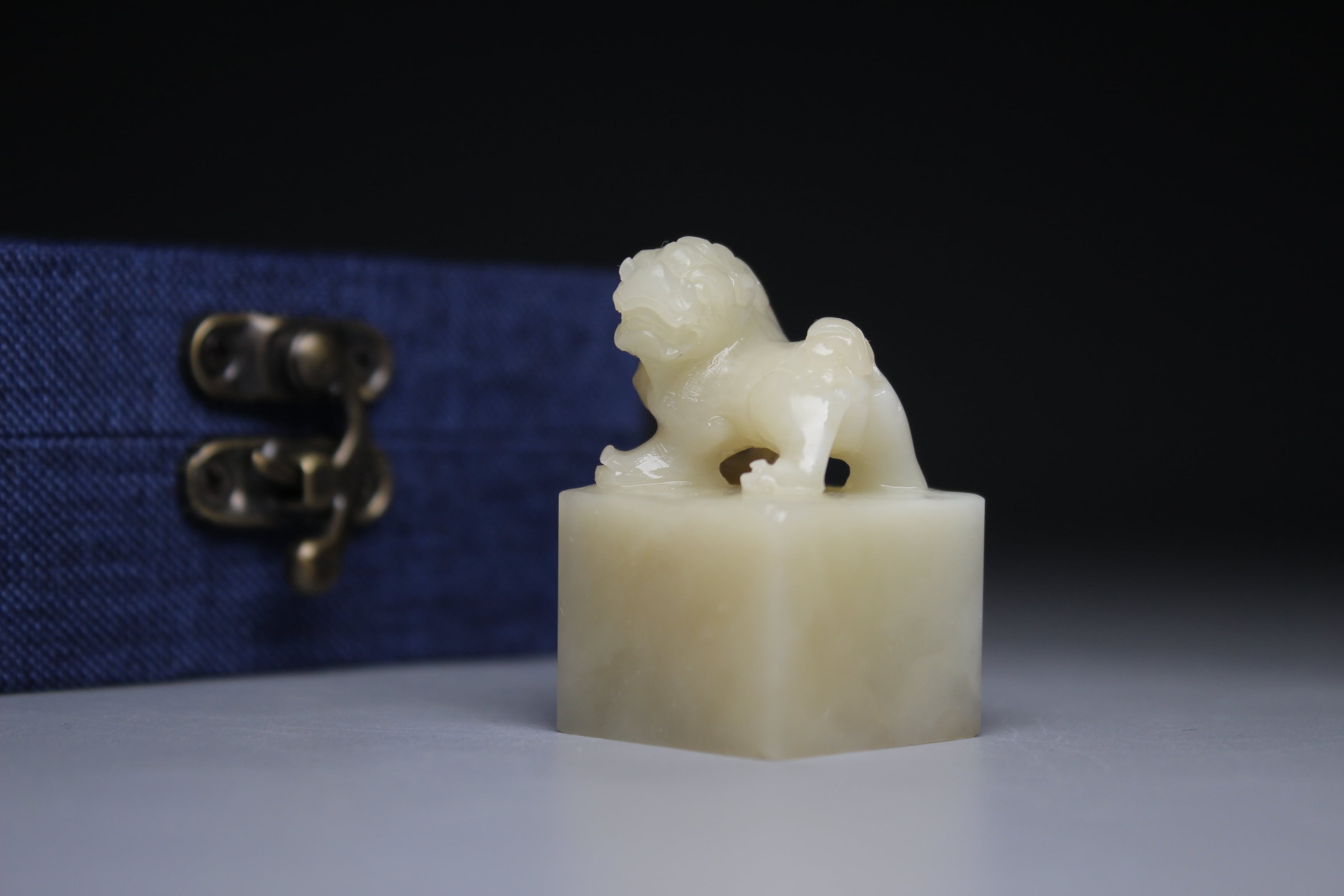 63寿山三彩 芙蓉 瑞獣 上美品 篆刻展 印石 印材 3.5*3.5*3.25 （高級 