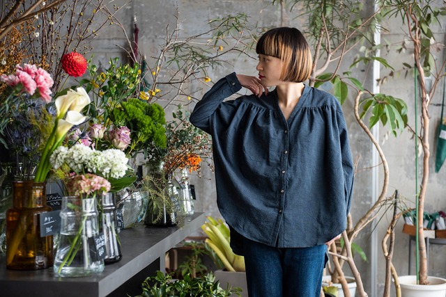 ▪︎季節便▪︎ ネップミックスダンガリー  Vネックブラウス BGB