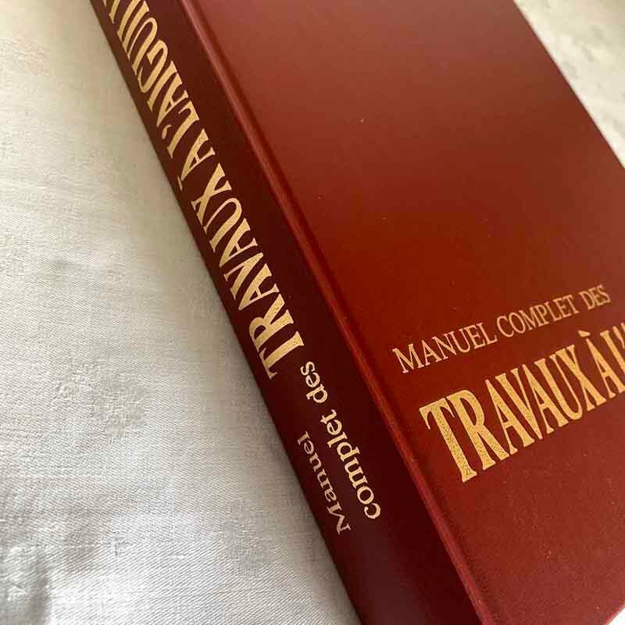 フランス古本　針仕事の本　手芸本　大型本　 TRAVAUX A L’AIGUILLE　 12psbu42