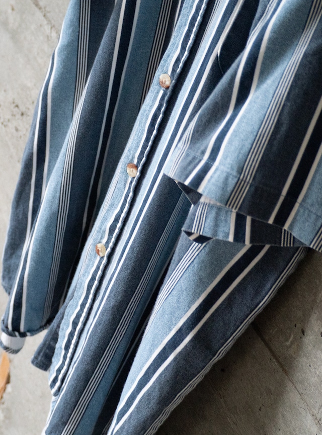 "FADED GLORY" 1990s Multi stripe shirt