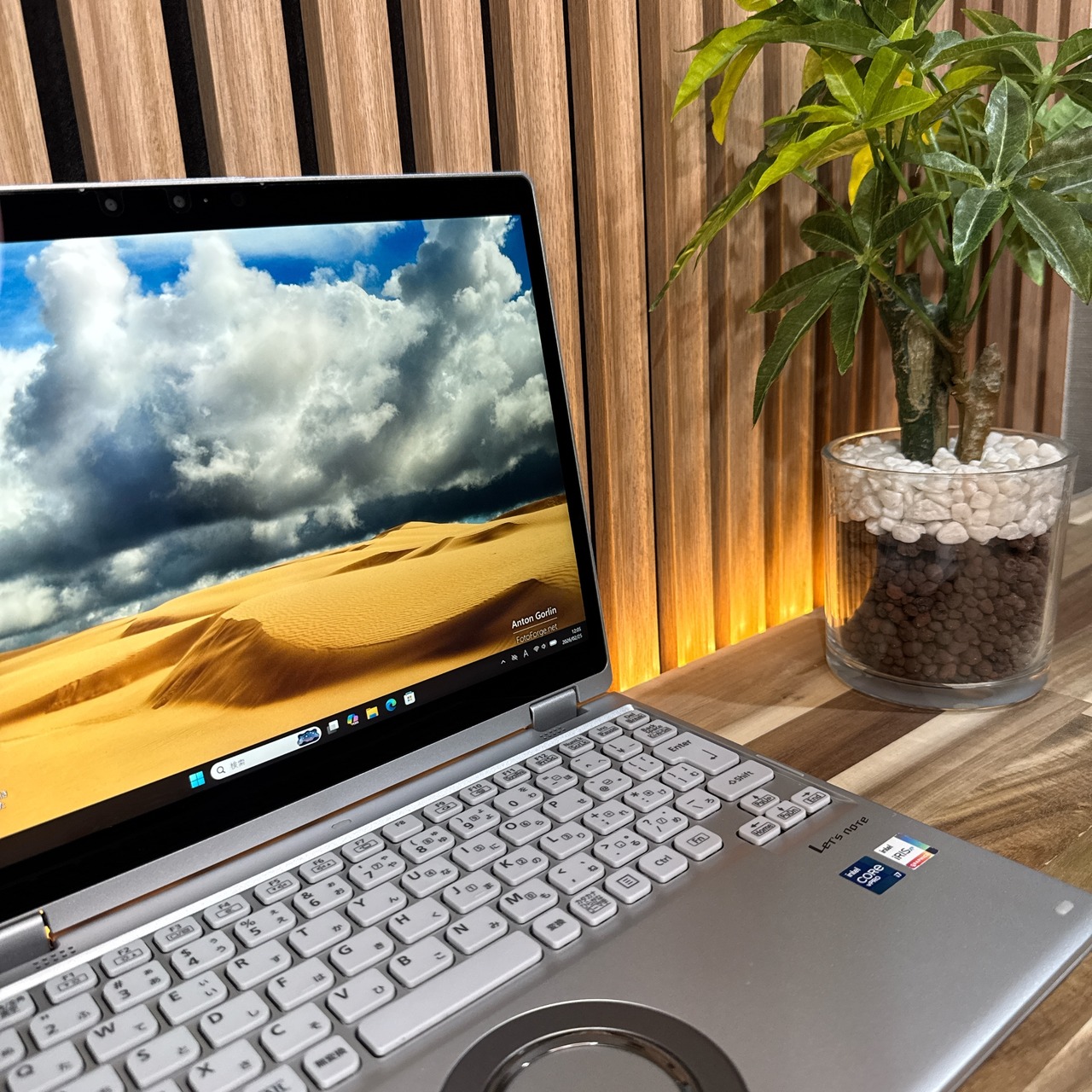 \ 公式ショップ限定価格❣️/ 希少タッチパネル《LTEモデル》最高峰i7【Let's note QV1】メモリ16GB SSD256GB ノートパソコン 安心サポート&3ヶ月保証付き