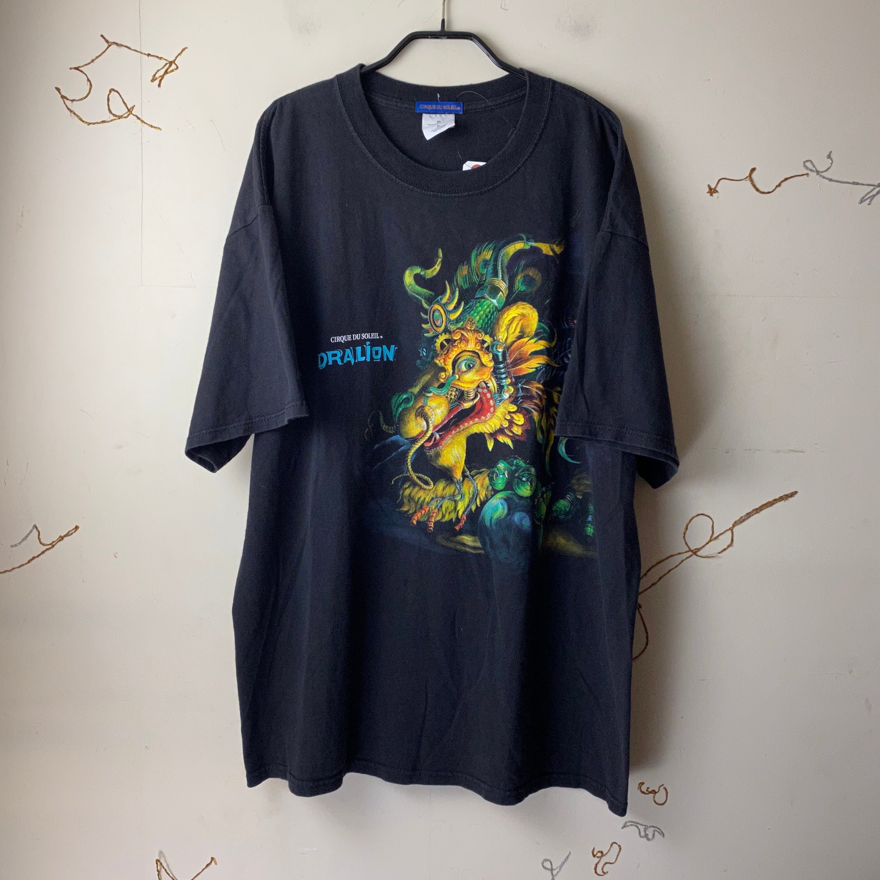CIRQUE DU SOLEIL both sides print tee “dralion” | NOIR ONLINE