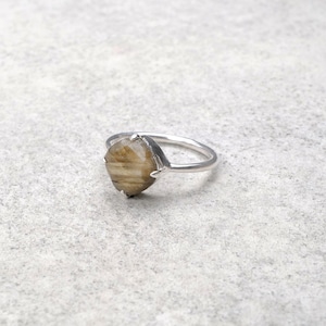 SINGLE STONE NON-ADJUSTABLE RING 105