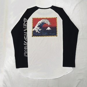 QUIKSILVER 北斎バックプリント ラグランスリーブTシャツ