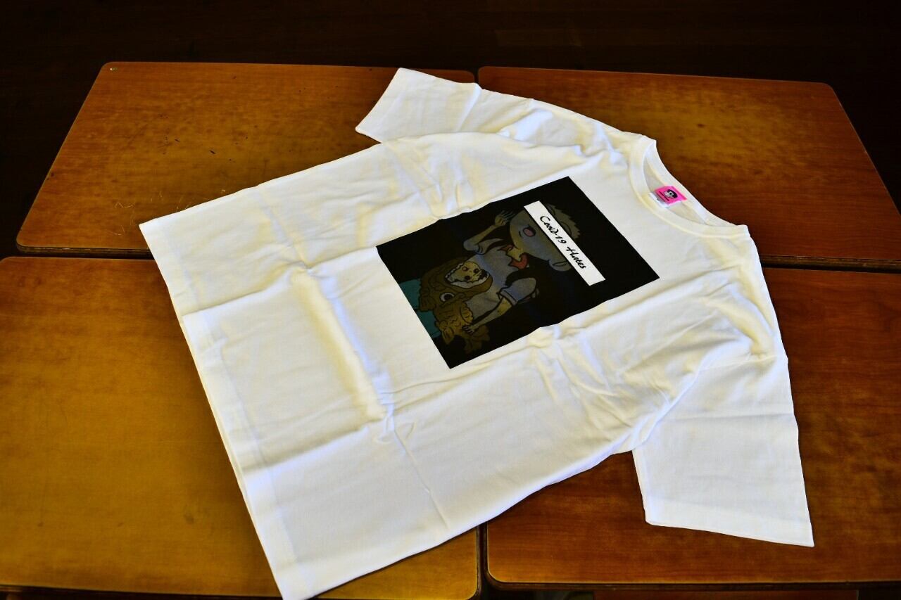Covid-19 Hates Tシャツ