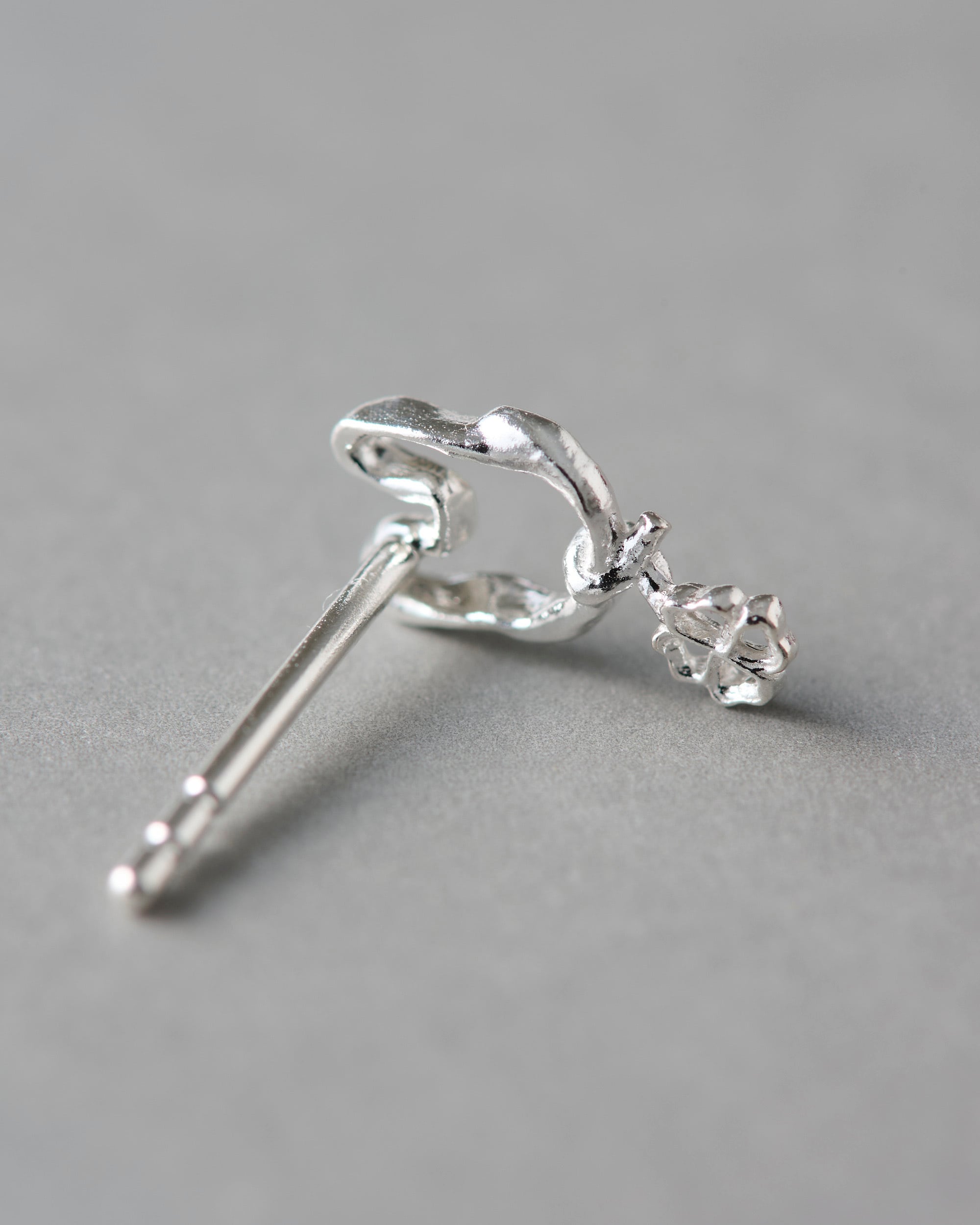 ピアス saika_mennma 四葉とメビウサギのearring S silver925 LJ24046P 18G LJ24047P