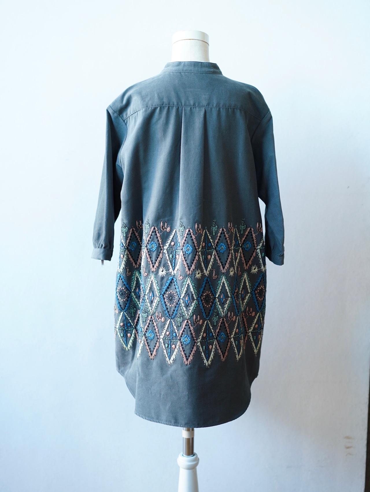 〈 mina perhonen 〉AAA3349P forest diamond / ワンピース / gray