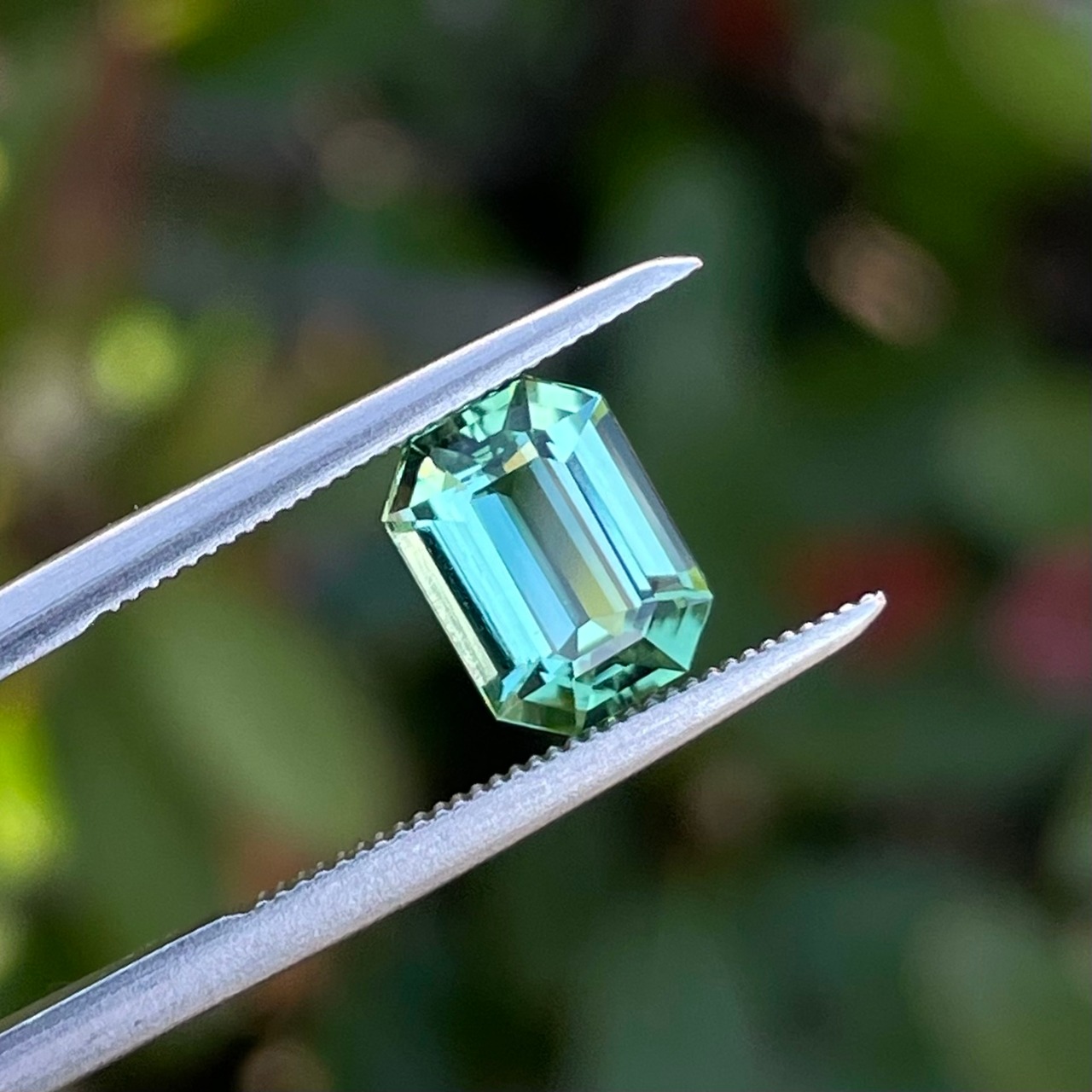 グリーントルマリン 7.9x5.9mm, 1.41ct, アフガニスタン産