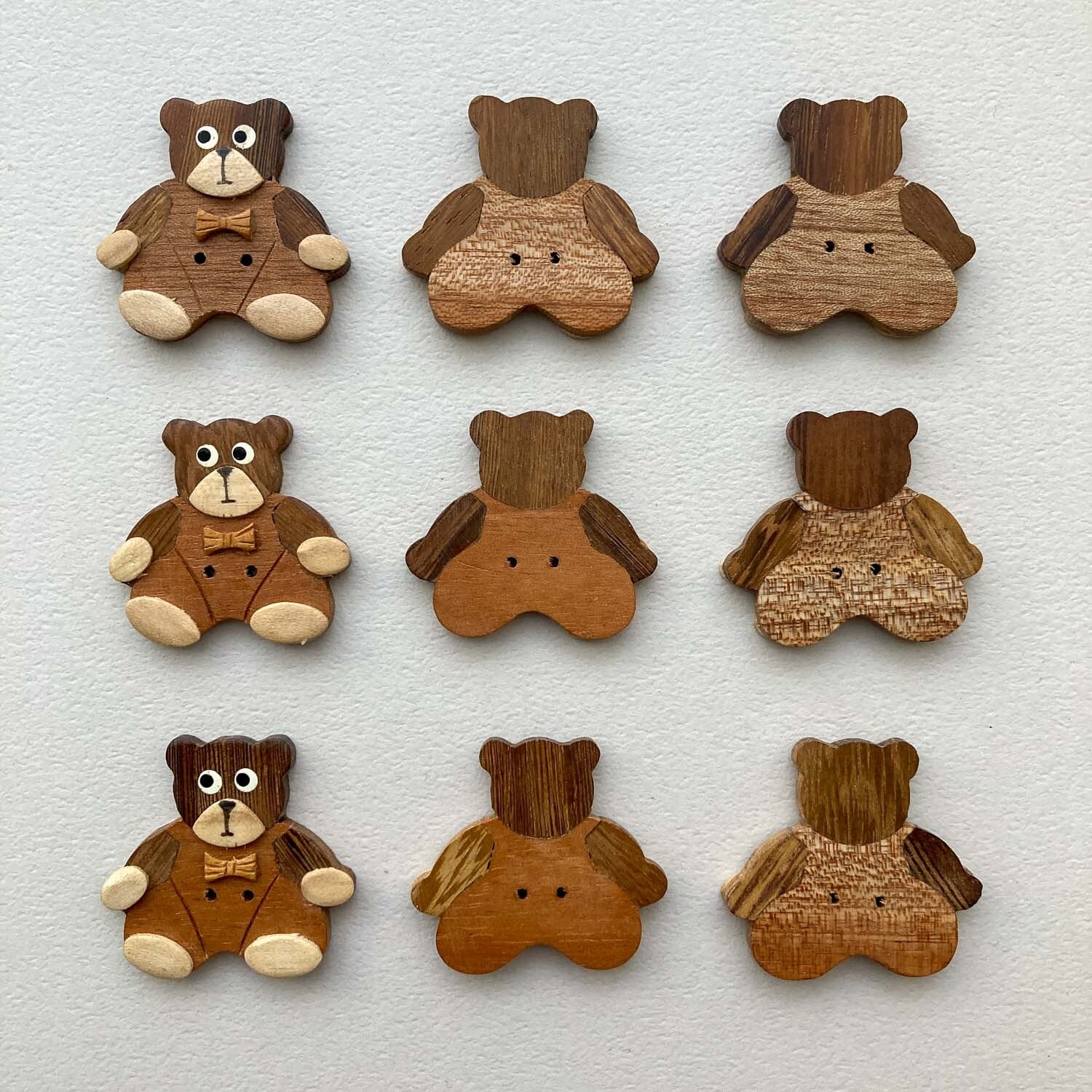 最終入荷〉木製蝶ネクタイくまちゃんのフランスボタン | Dua