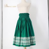 フラダンス 衣装 パウスカート グリーン系 HulaStyle カヒコ柄 ハワイアンプリント アロハ フラ ダンス シングル スカート フレア 華やか 鮮やか かわいい おしゃれ 大人 ホワイト系 緑 深緑 白 シンプル ダンス衣装 フラガール おしゃれスカート ハワイアンファッション エスニック 可愛いスカート カジュアルパウスカート レディースファッション 緑色系 フラダンス用スカート