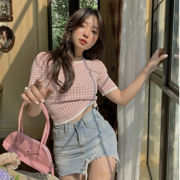 サマースタンダード格子柄ショート薄手ニットセーター レッドトップス レディース レトロ 大人ガーリー スウィート キュート カジュアル 夏物 ドラファッションホール1396966852