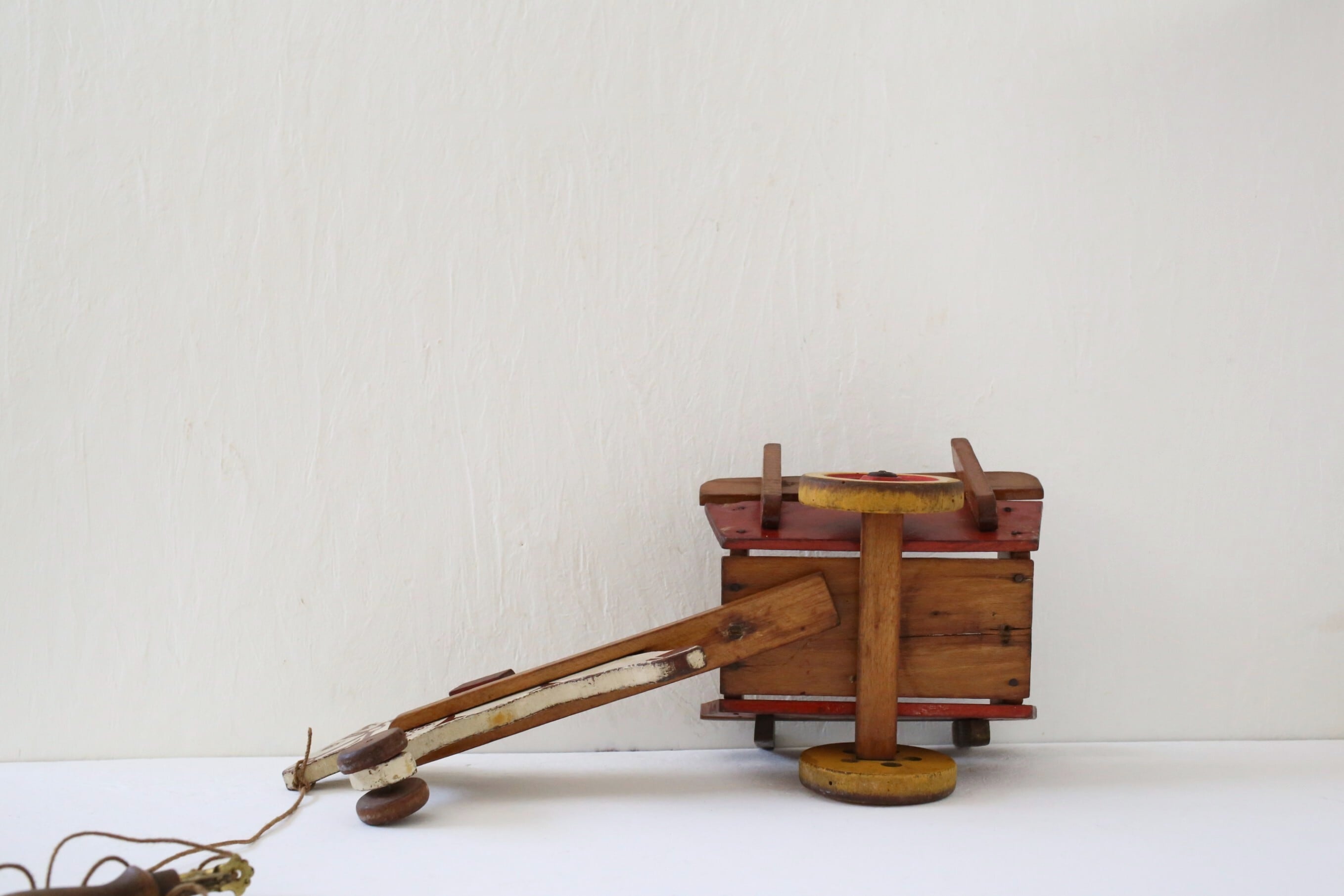 フランス アンティーク ヴィンテージ おもちゃ 大きめの木製の馬車 N