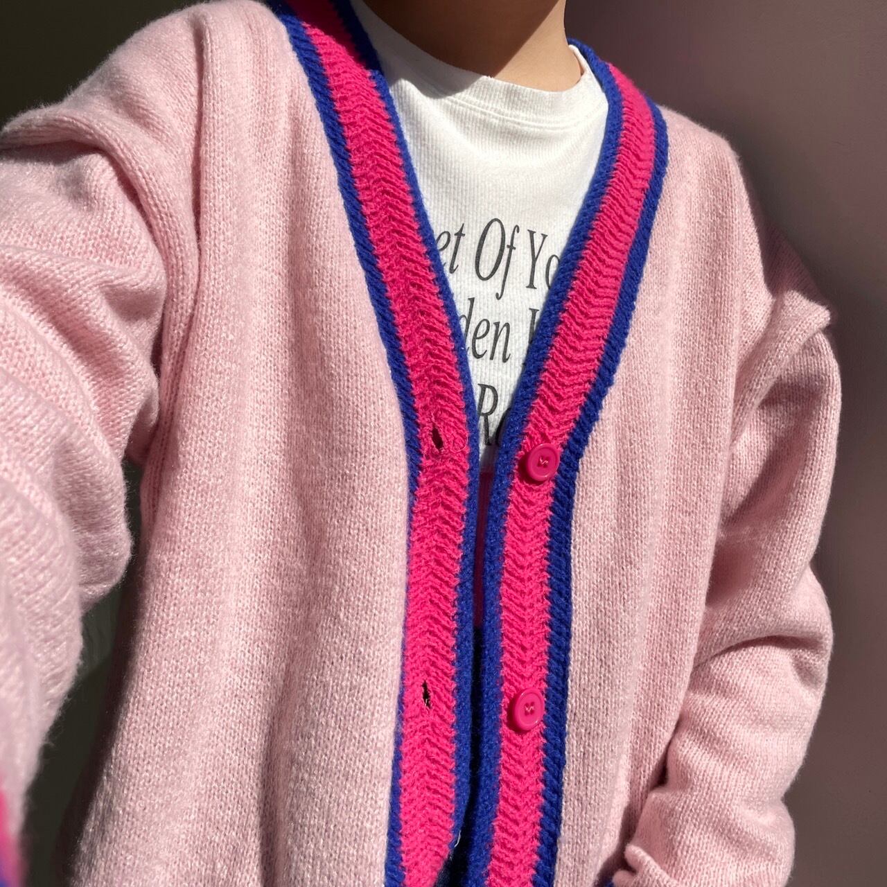 small three‐color big silhouette v-neck cardigan_LN0991