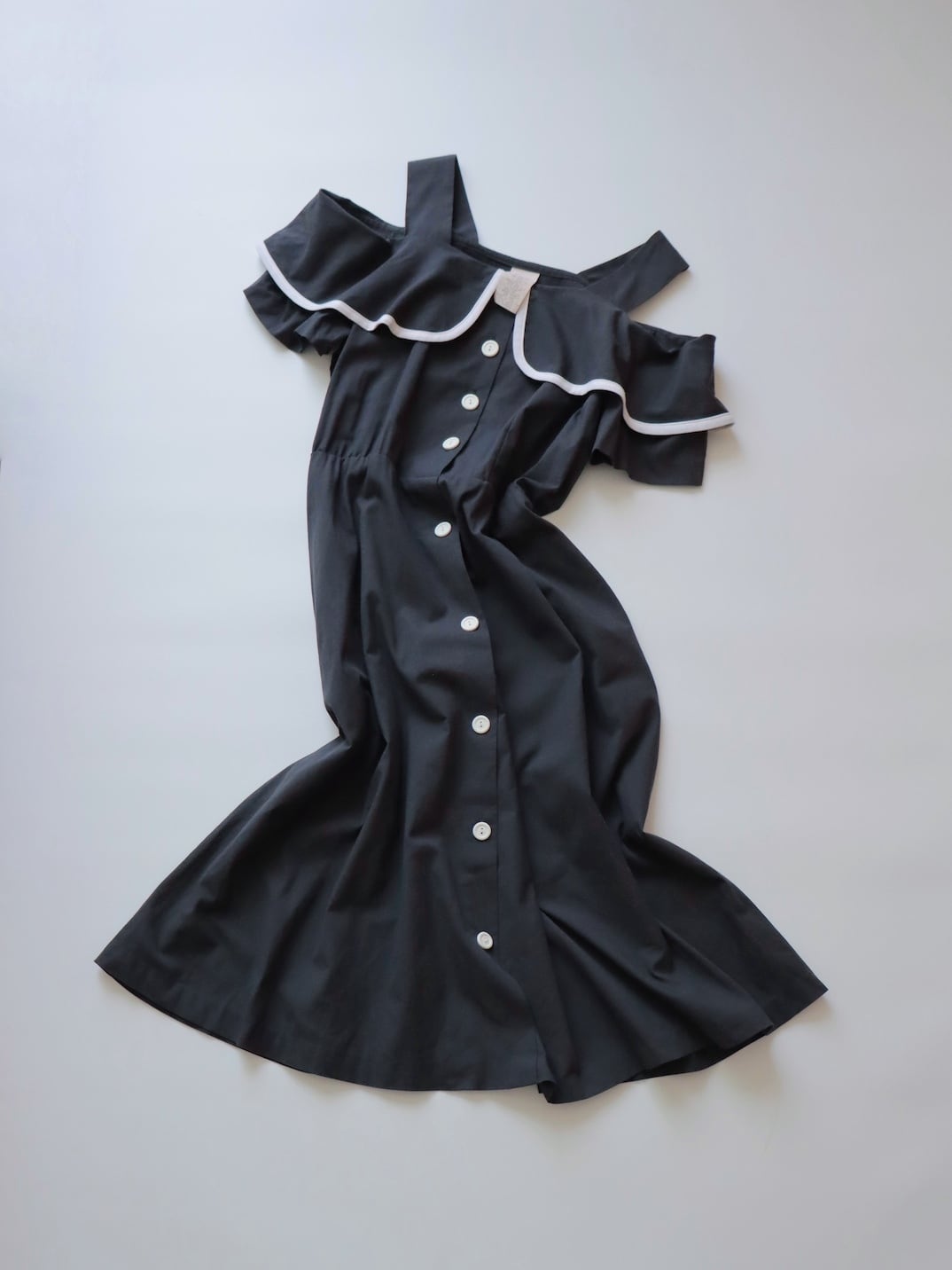 ●80s made in USA black color front button & piping design cotton dress