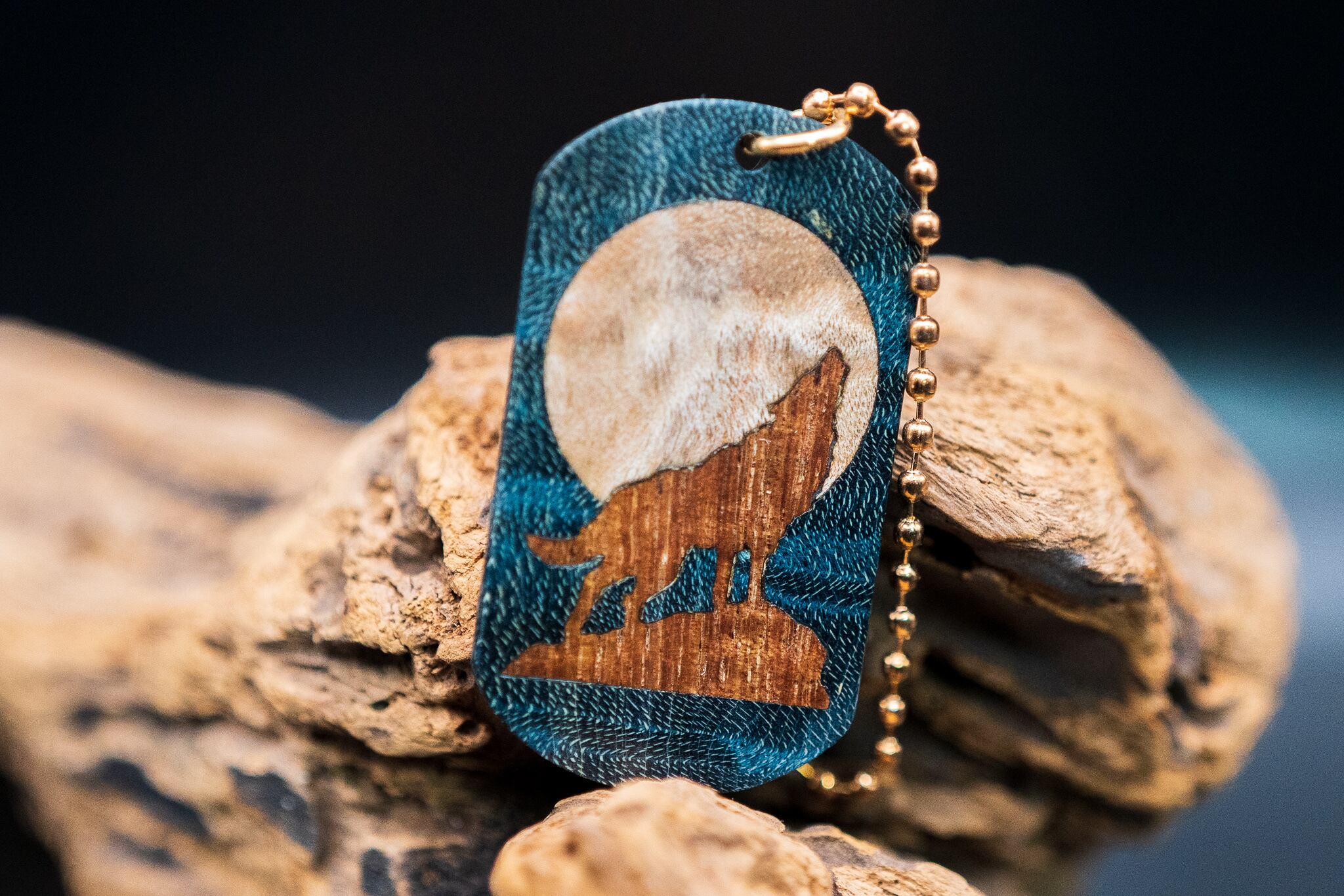 【碧】スタビライズドウッド 栃 ドッグタグ 象嵌 月と狼