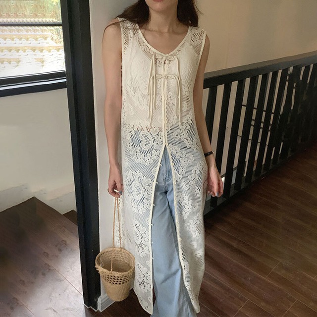 トップス レディース ベスト ジレ ロング ロング丈 ノースリーブ ラウンドネック ストレート Iライン レース リボン クロシェ 透け感 かわいい 大人可愛い きれいめ カジュアル エレガント 清楚 シック おしゃれ 綺麗 モード系 おとな ナチュラル こなれ感 ラフ ガーリー 個性的 モダン 抜け感 華やか 存在感 無地 学生 デート お出かけ 女子会 休日 リゾート 旅行 海 プール フリーサイズ ホワイト 春 夏 10代 20代 30代 韓国 着回し 普段使い 重ね着 体型カバー 楽ちん 送料無料