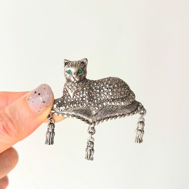 AVON Regal Catブローチ