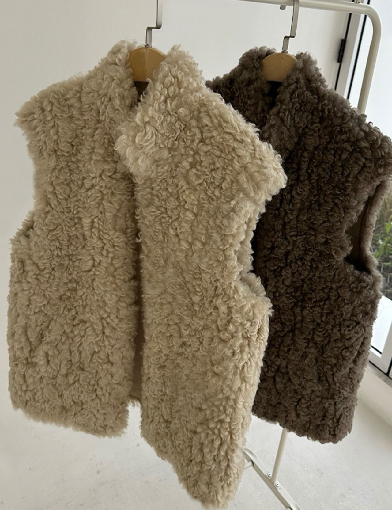 【新作5％OFF・3日間】Poodle High-neck Fur Vest_2colors