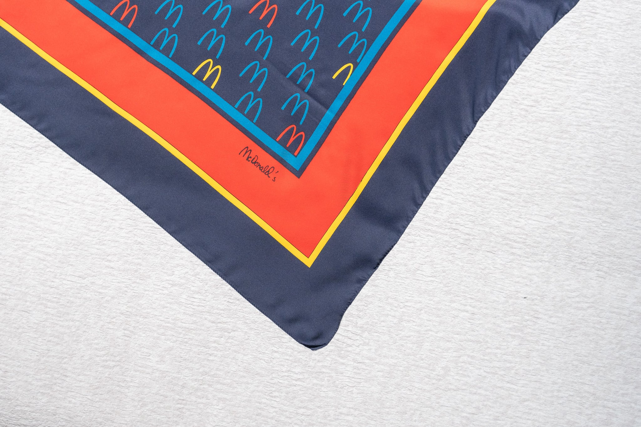 希少　マクドナルド　ロゴ　スカーフ DEADSTOCK】French 