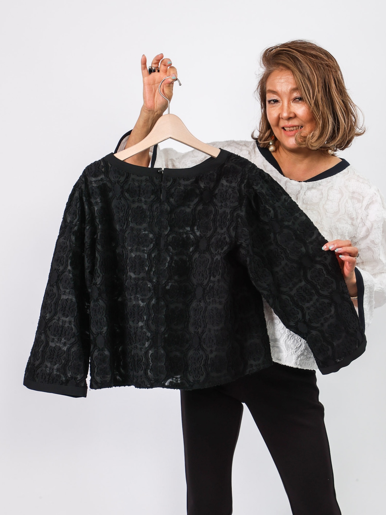 フラワージャガードブラウス(BEATRICE)