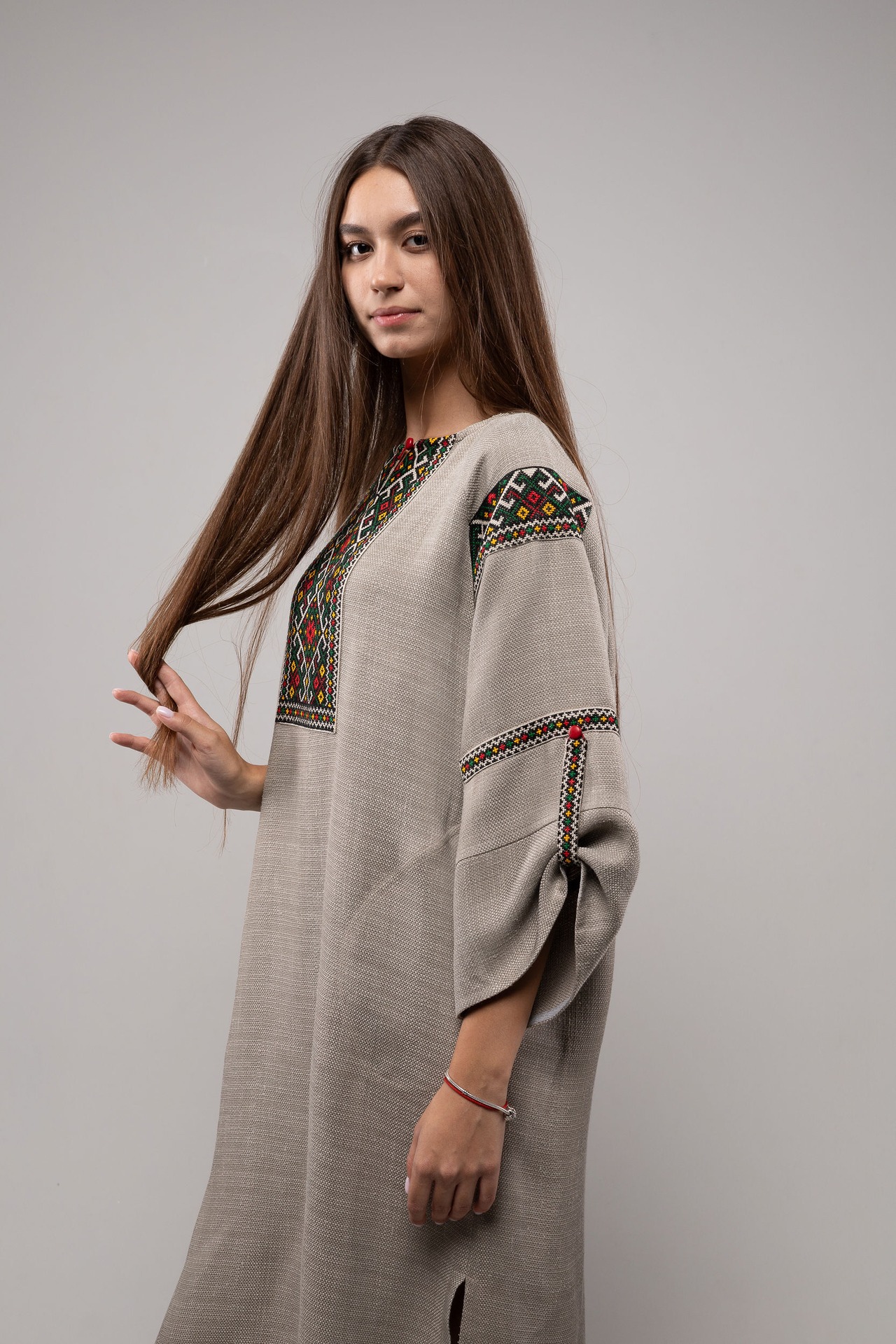 ウクライナ刺繍ヴィシヴァンカ クロスステッチ　手刺繍　ワンピース　麻　レディース・フリーサイズ - 7