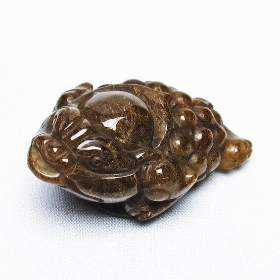 金針ルチル 金蟾 置物 手彫り 彫刻品 キンセン ルチルクォーツ 原石 一点物 144-96